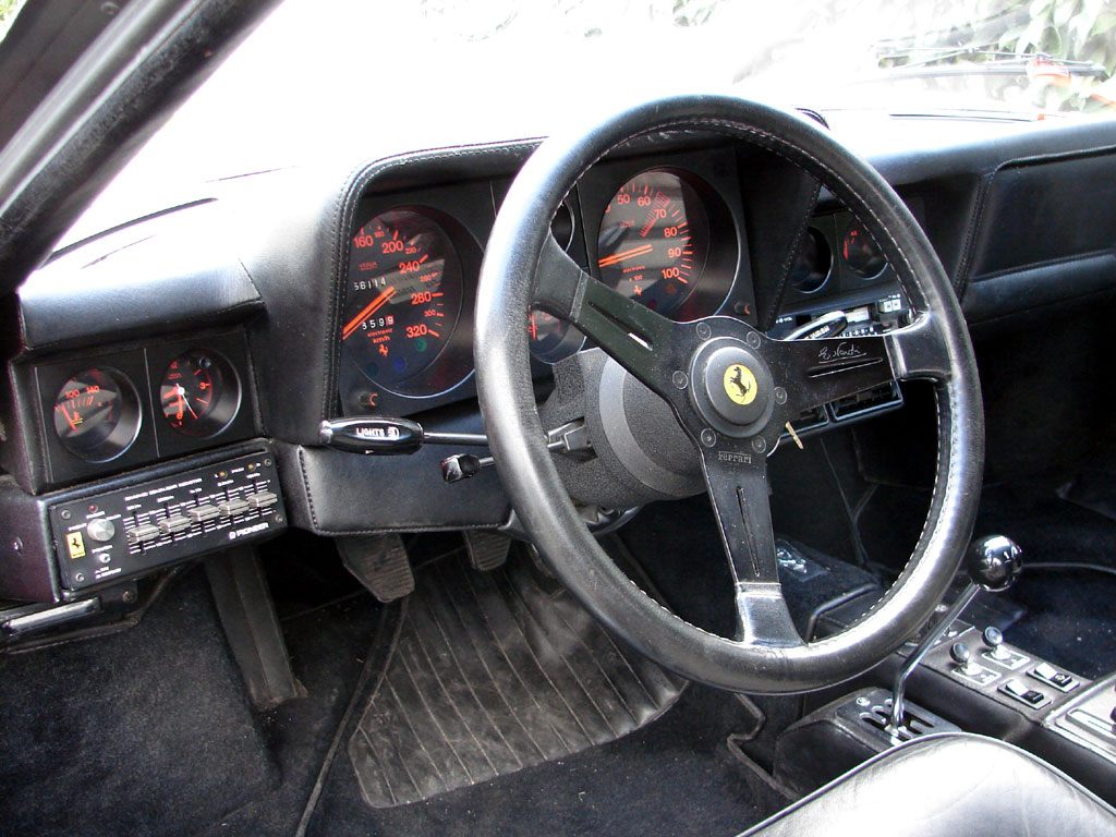 /photo/FERRARI-bb-512i--1838.jpg