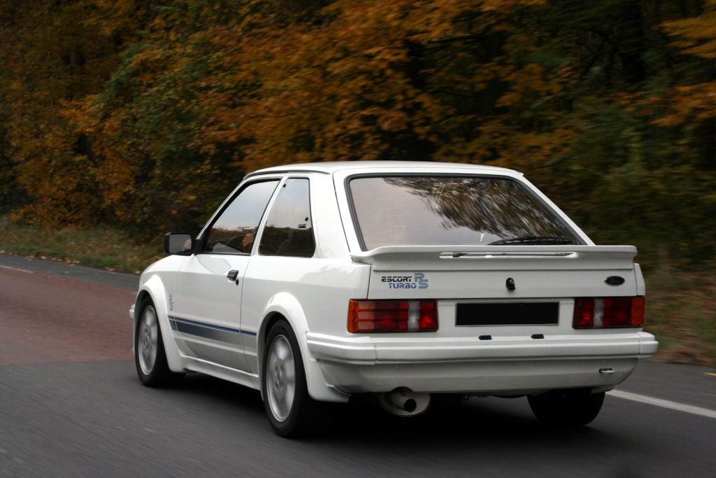 /photo/FORD-escort-rs-turbo-4340.jpg