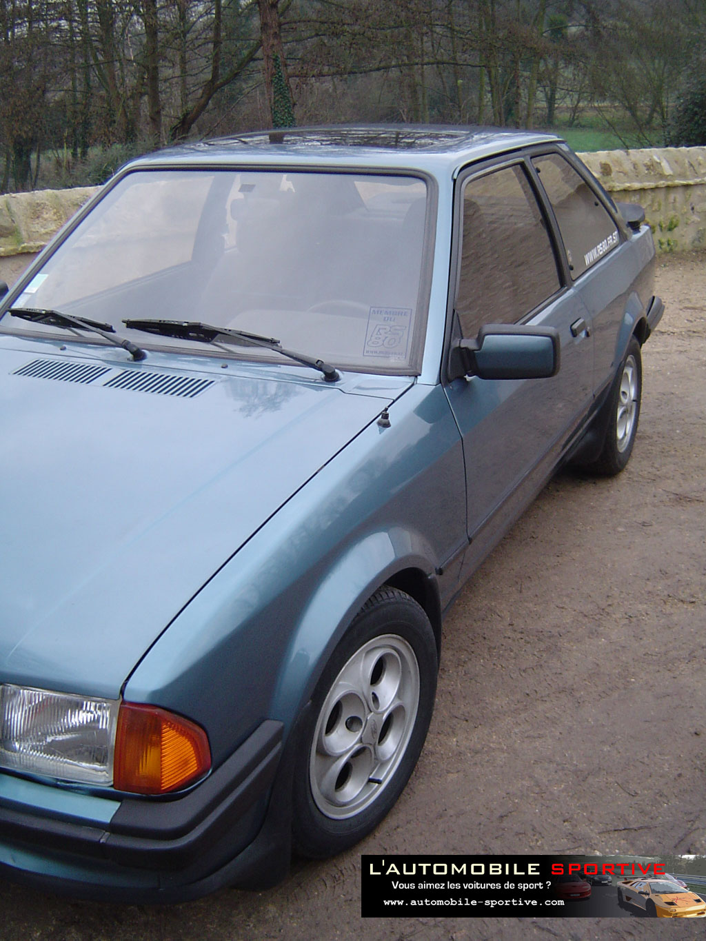 /photo/FORD-escort-xr3-563.jpg