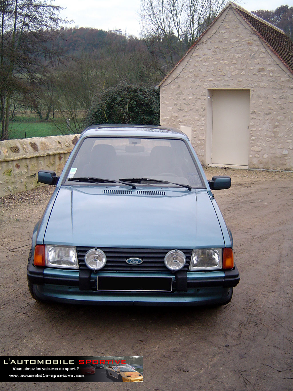 /photo/FORD-escort-xr3-565.jpg