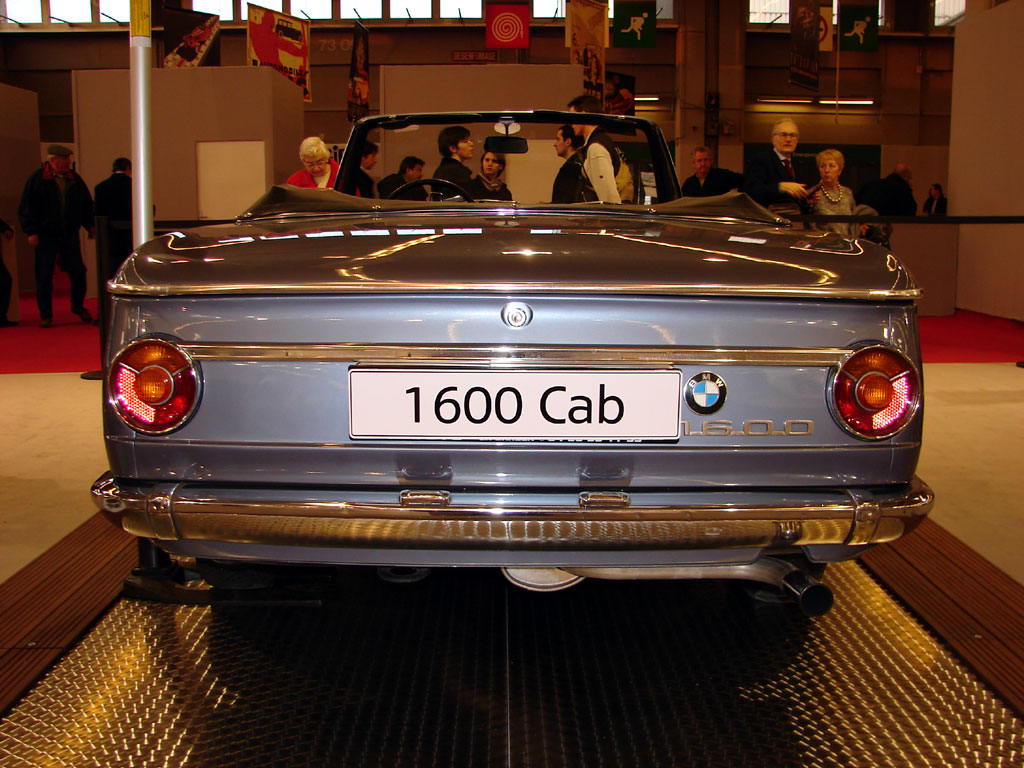/photo/RETROMOBILE-2005--618.jpg