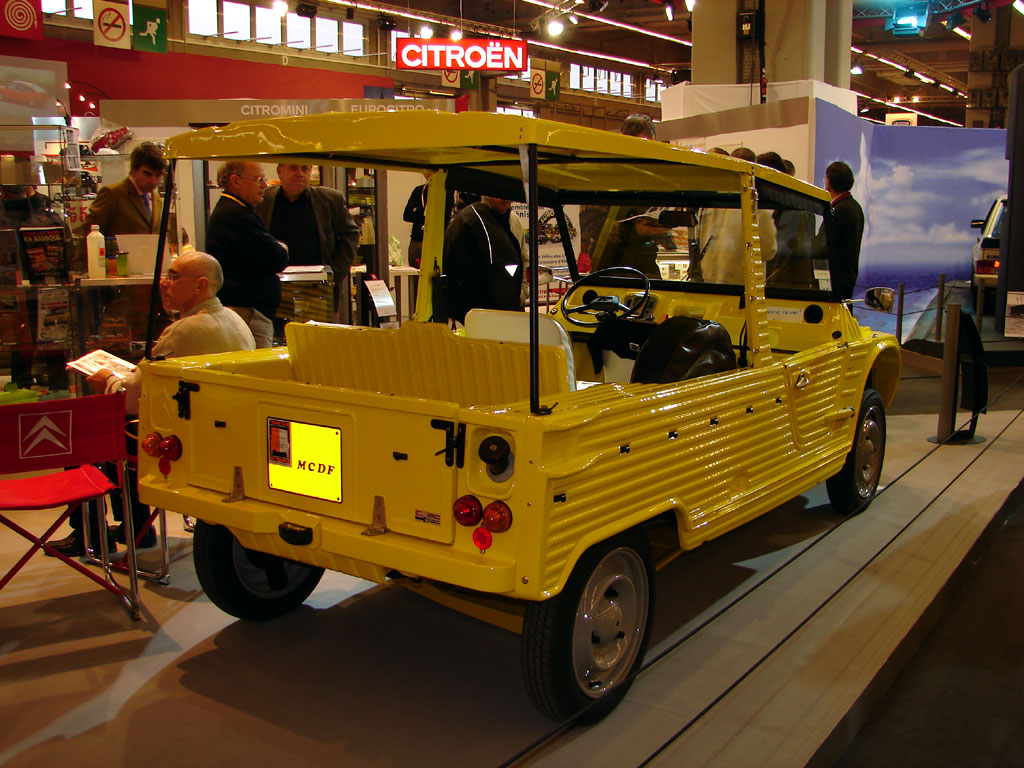 /photo/RETROMOBILE-2005--632.jpg