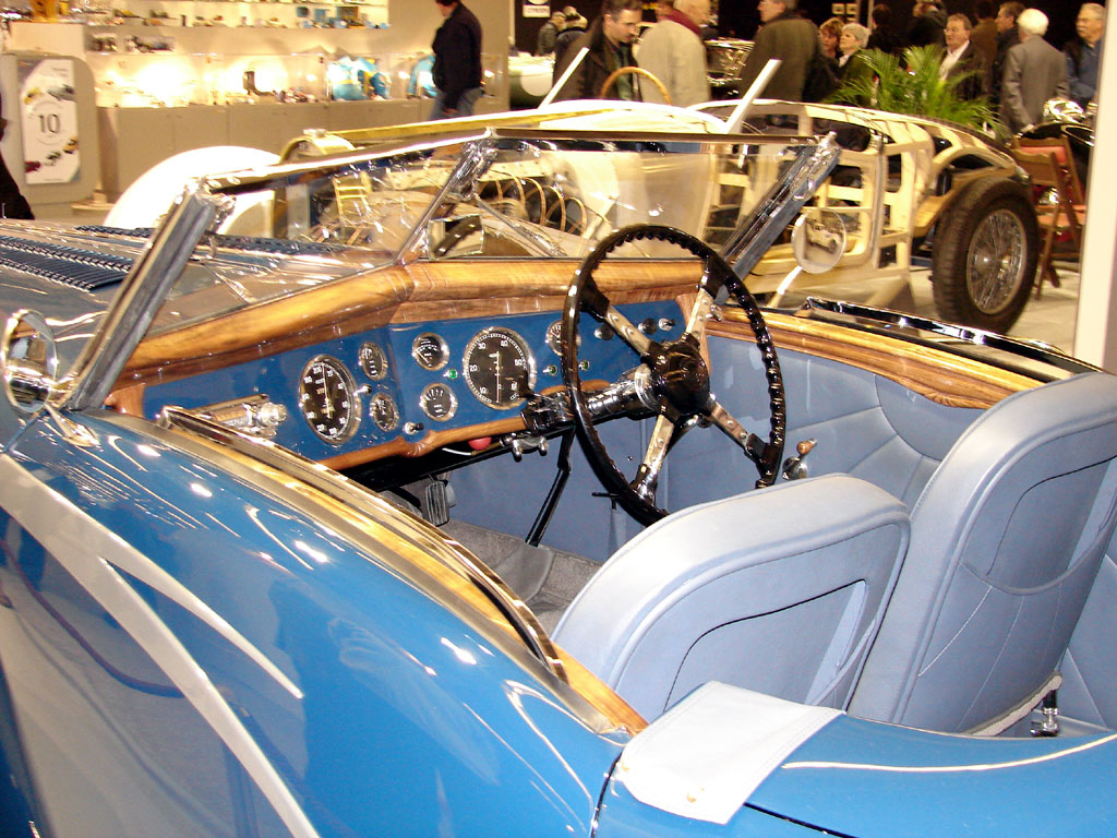 /photo/RETROMOBILE-2005--661.jpg