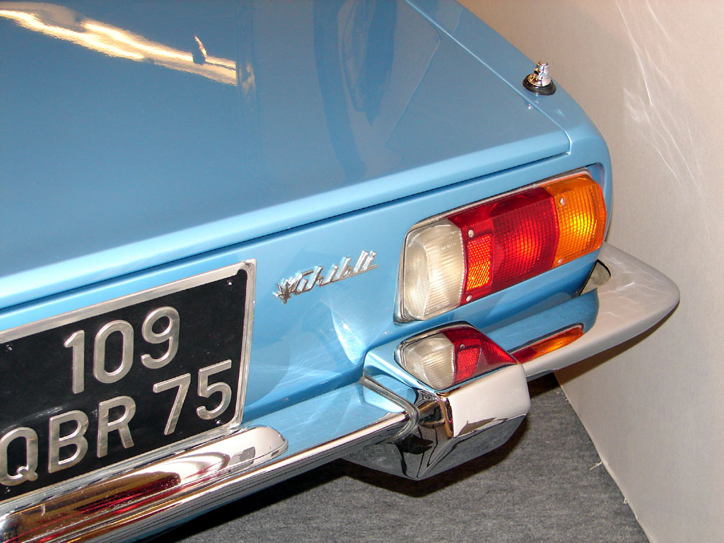 /photo/RETROMOBILE-2005--715.jpg